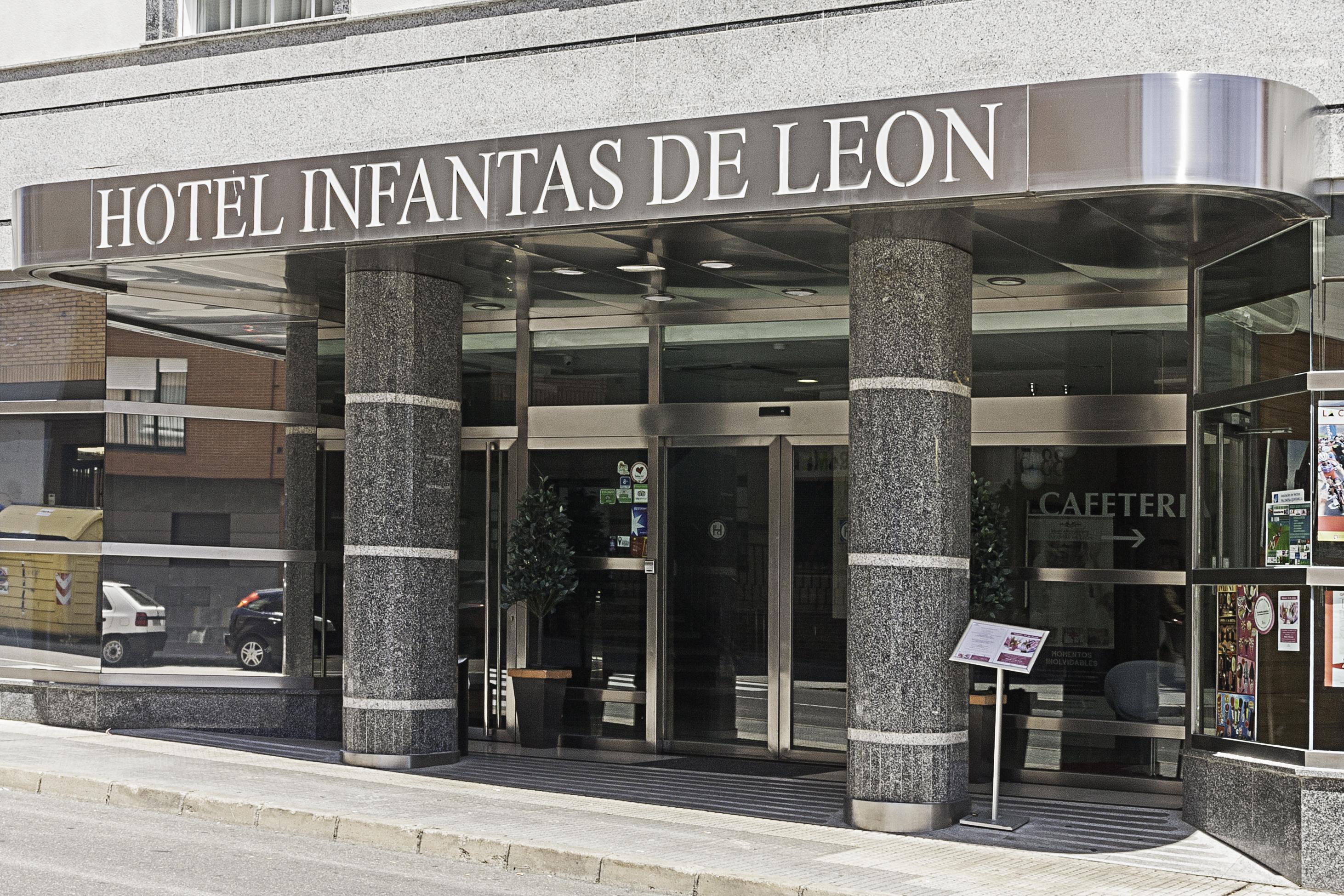 Fc Infantas De Leon Hotel Exterior photo